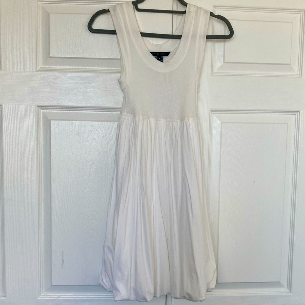 French Connection white dress size 6. Never worn.